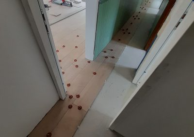 Pose Carrelage imitation parquet format 20x120 à la cale