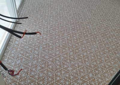 Pose carrelage sol Hexagonal motif fleuri