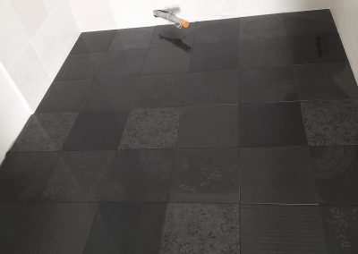 pose 30x30 carrelage noir 6 motifs différents