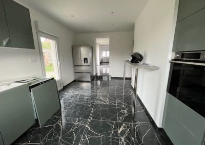 pose carrelage sol 60x60 effet marbre maison