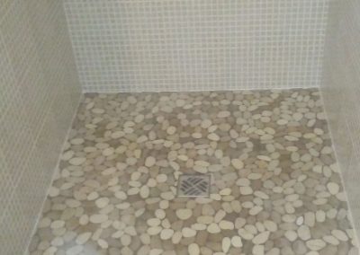 réalisation d'une douche italienne sol galets