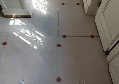 Pose carrelage au sol format 75x75 sur Chape liquide | J.T Carrelage